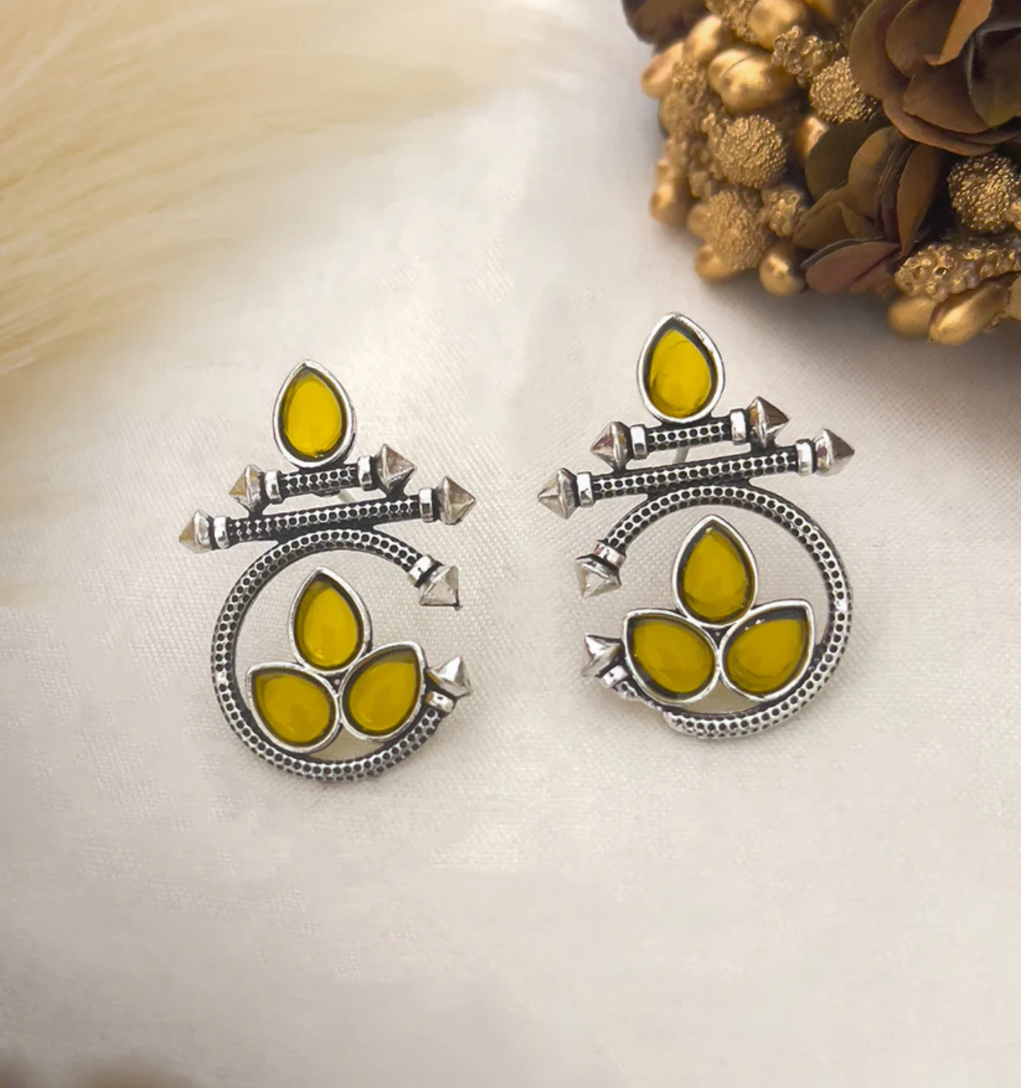 Oxidized Silver Earrings with Yellow Stone – Traditional Round Design
